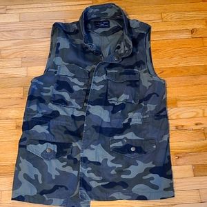 Women's Camo Vest